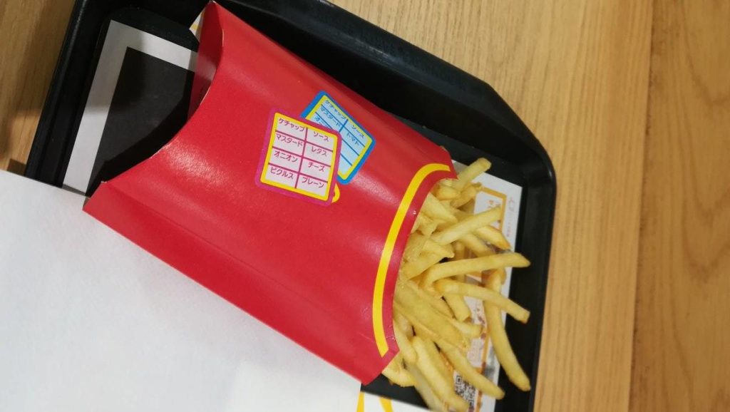 マックのポテトに貼ってるシールは何の意味?ピクルス、ソース、オニオンは無料でカスタマイズ可能?